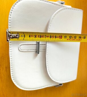 Nová bílá nebo černá kabelka - 2