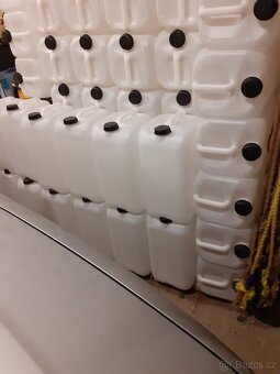 kanystry 25 l čisté - 2