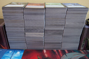 K prodeji: 2.000 MTG karet Magic: The Gathering + komponenty - 2
