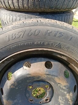 Prodám zimní pneumatiky Matador 185/60 R15 - 2