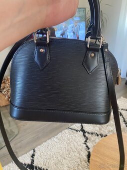 Louis Vuitton Alma BB epi leather black - 2
