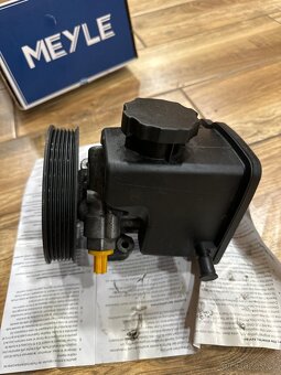 HYDRAULICKÉ ČERPADLO ŘÍZENÍ MERCEDES W204 - 2