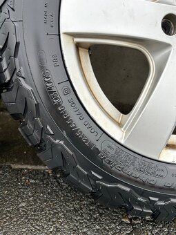 Pneu 215/65 R16 - 2