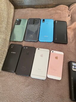 Mobilní telefony na díly - 2