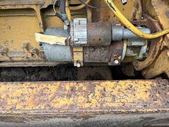 Prodám buldozer Stalinec T130 - 2