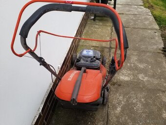 Prodám sekačku Husqvarna na náhradni dily. - 2