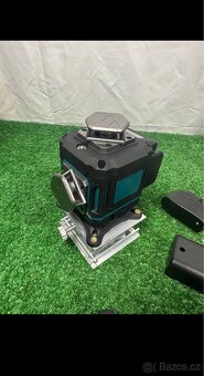Samonivelační Laser 4x360° se stativem - 2