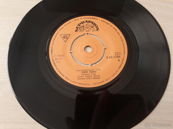 Komety (Achill, Zachar a Bolek) - Týden končí / Čekám (1974 - 2