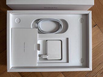 Macbook Pro 16 Silver, M1 Pro, 16GB / 512GB, baterie 100% - 2