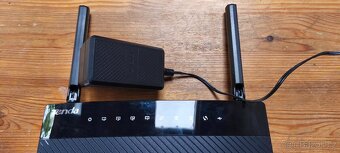 Router Tenda - 2