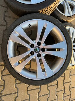 Trinity 5x100 205/40/R17 - 2