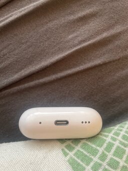 AirPody pro 2 s USB c - 2