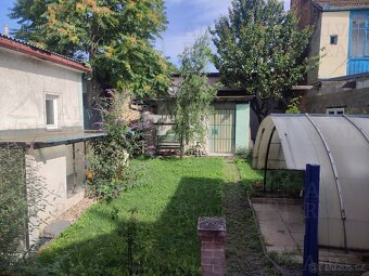 Prodej bytu 3+1 72,93 m² v rodinném domě se zahradou, Krá... - 2