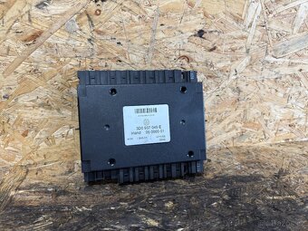 ŘÍDICÍ JEDNOTKA KOMFORTU VW PHAETON 3D0937049E - 2