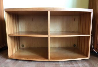 Televizní stolek z masivu - 2