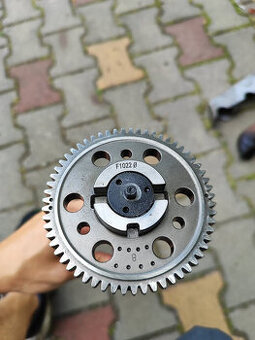 Výfuková vačková hřídel z BMW E60 145kw - 2