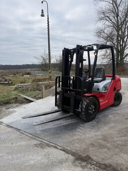 Vysoko zdvižný vozík Diesel 3t - 2