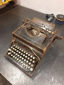Psací stroj IDEAL - 2