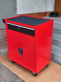 Prodám NEPOUŽITOU Mobilní skříňka na nářadí se skříňkou a zá - 2