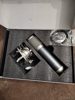 MXl Studiové mikrofony, 880 a 2001 -vada - 2