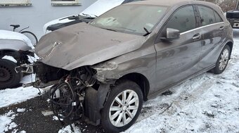 W176 A-klasse na náhradní díly - 2