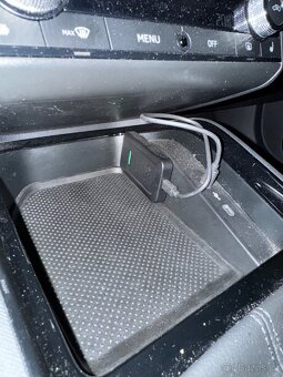 Quad Lock - Wireless CarPlay Adaptor - 2
