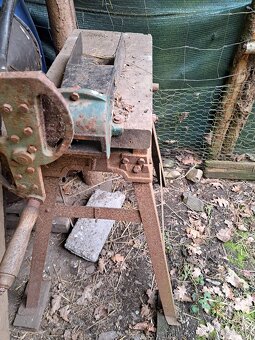 Řezačka na kopřivy - 2
