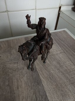 Bronzová jezdecká soška Karel IV. - 2
