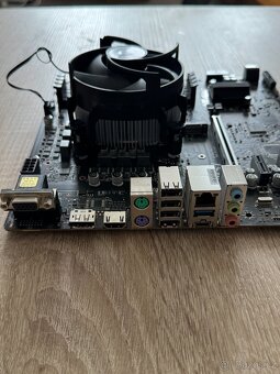 Základní deska MSI, Intel Core i5 12400F, chadič - 2