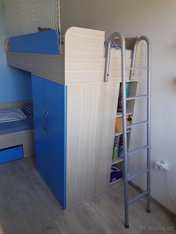 Dvoupatrová postel se skříní na míru - 2
