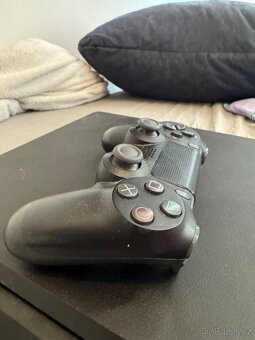 PlayStation 4 - 2