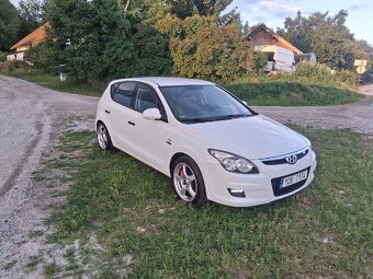 Hyundai i30 1.4i 16v - 2