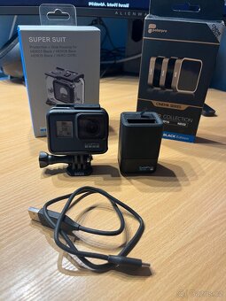 GoPro Hero 7 black + PŘÍSLUŠENSTVÍ - 2