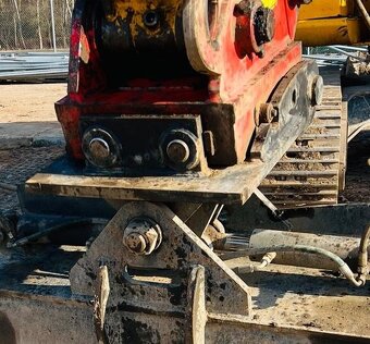 Prodám hydraulický upínač LENHOFF HS21 pro bagry 19 - 25 t - 2