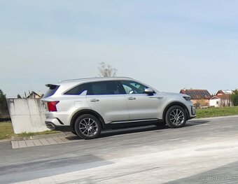 Prodám plug-in Kia Sorento 1.6 T-GDI PHEV 4x4 TOP, 195 kW - 2