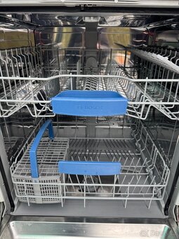 Vestavná nerezová myčka Bosch 60cm šířka - 2