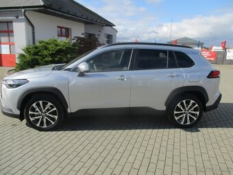 TOYOTA COROLLA CROSS AC STYLE TECH 2,0 HEV 4x4 DPH 2025 - 2