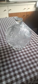 Broušená skleněná dóza s víkem vintage kousek - 2