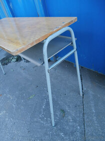 Stůl pracovní lehký montážni ponk školní lavice za 300 kč - 2