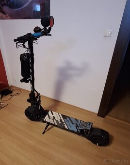 Elektrokoloběžka Yume M10 - 2