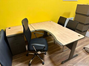 Prodám kvalitní kancelářský nábytek. - 2