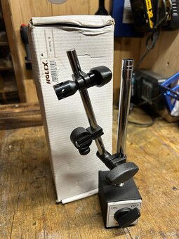 magnetický stojánek - 2