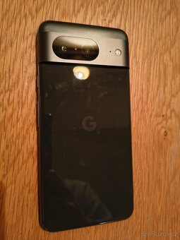 Google Pixel 8 128GB černý - 2