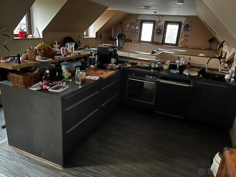 Kuchyň+skříně - 2