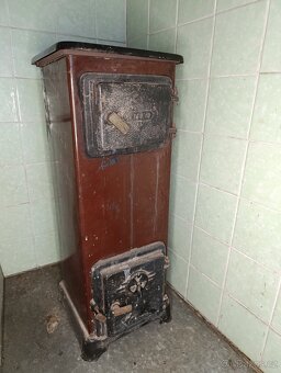 kamna Petry dobrý stav. + uhlák za 100kč - 2