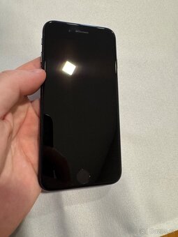 iPhone SE 2022 64GB Černý - 2