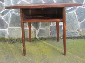 Starší dýhovaný televizní stolek - 2