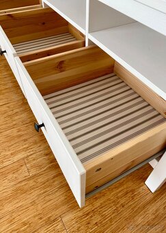 Hemnes TV stolek - 2