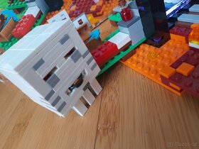 Lego Minecraft 21143 - chybi 1 figurka - 2