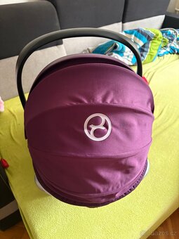 Autosedacka-vajicko-za Pampers 2 pleny - 2